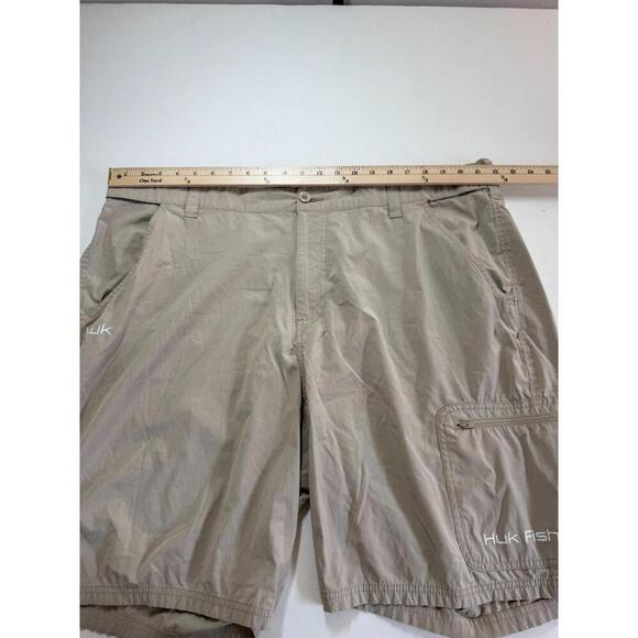 Huk Next Level Men's Shorts 3XL 11" Tan Fishing Performance - Picture 4 of 5